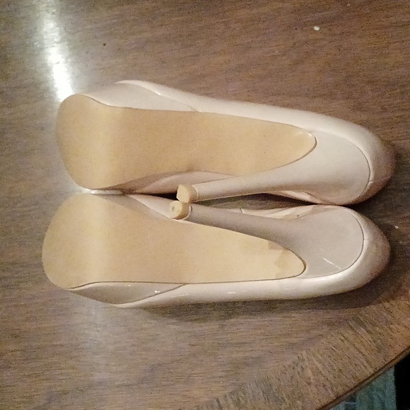 Nude Patent Leather Heels - Picture 3 of 5